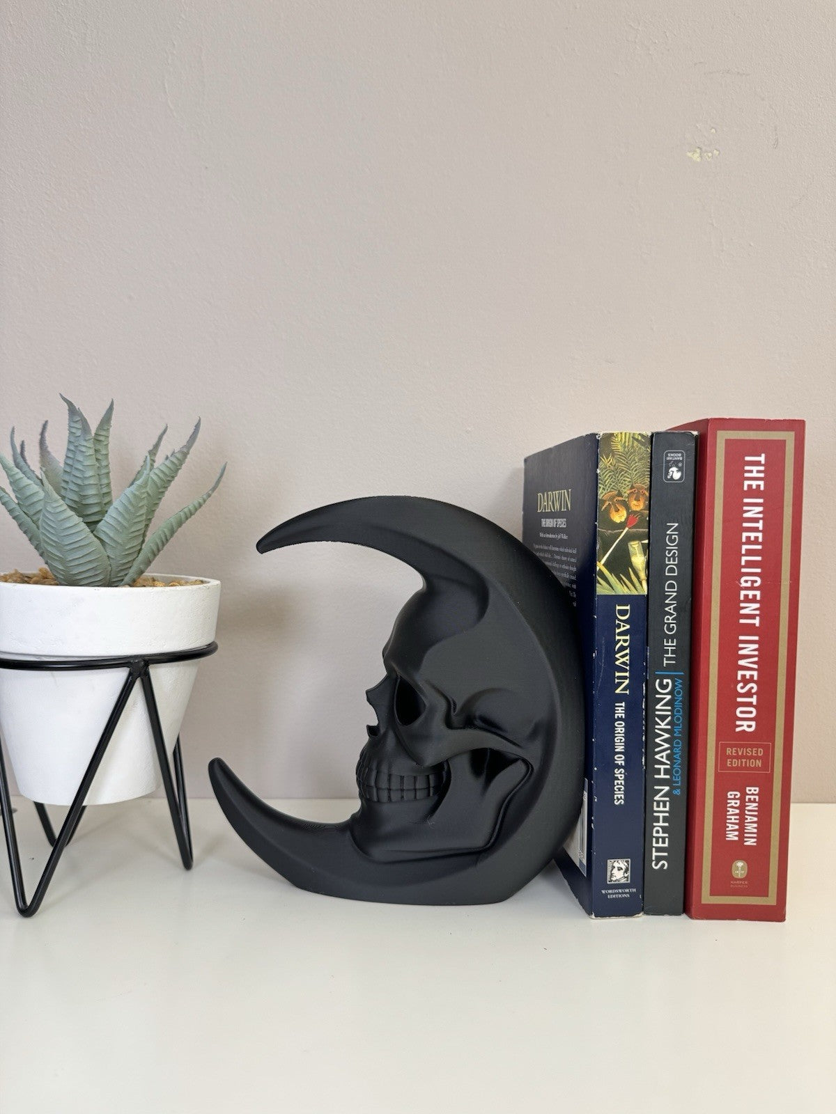 Gothic Skull Moon Book Nook – Dark Art Shelf Decor | Celestial Gothic Gift 17 cm