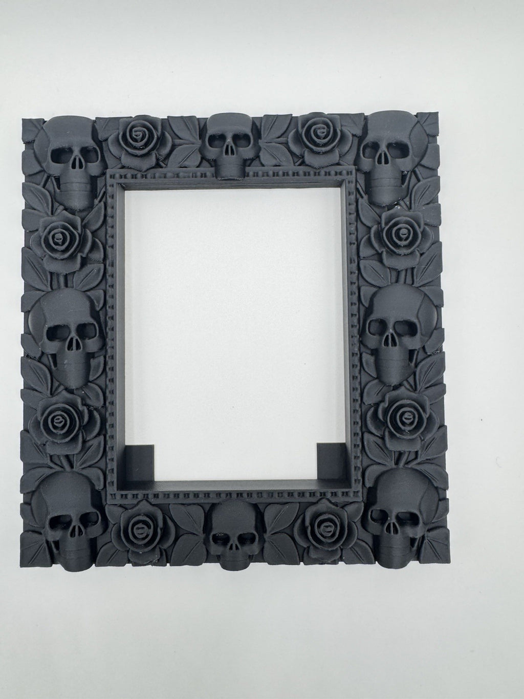 Gothic Skull & Roses Photo Frame – Dark Horror Decor – Macabre Skeleton Picture