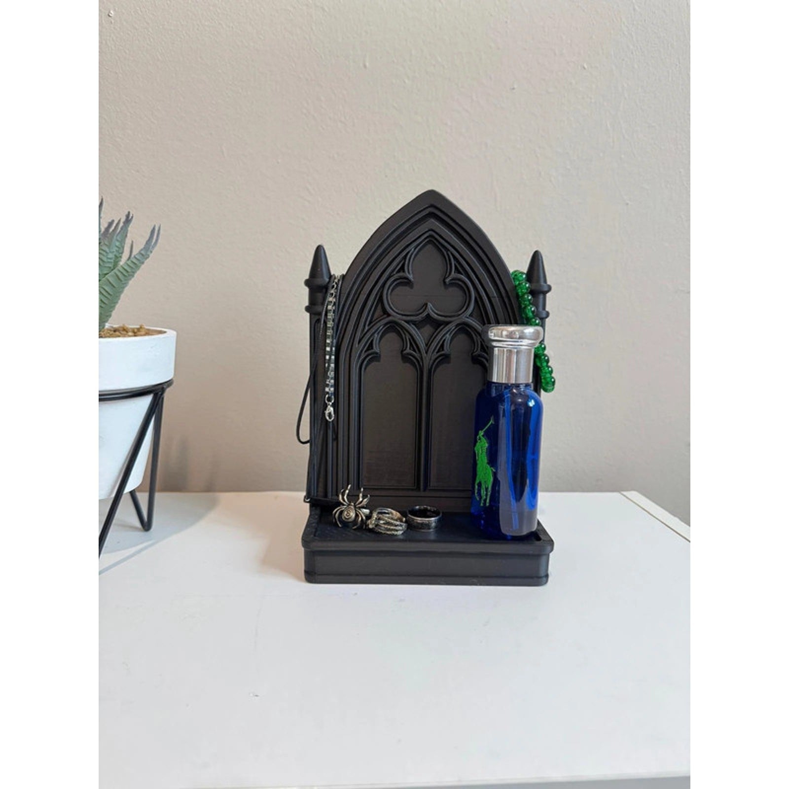 🖤 Gothic Cathedral Display Stand – Black Jewellery & Perfume Holder