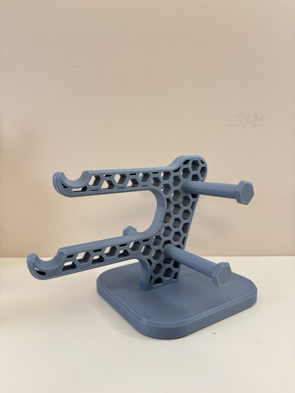 Blue Sunglasses Holder Stand – Modern Eyeglass Display Organizer – 14 Cm