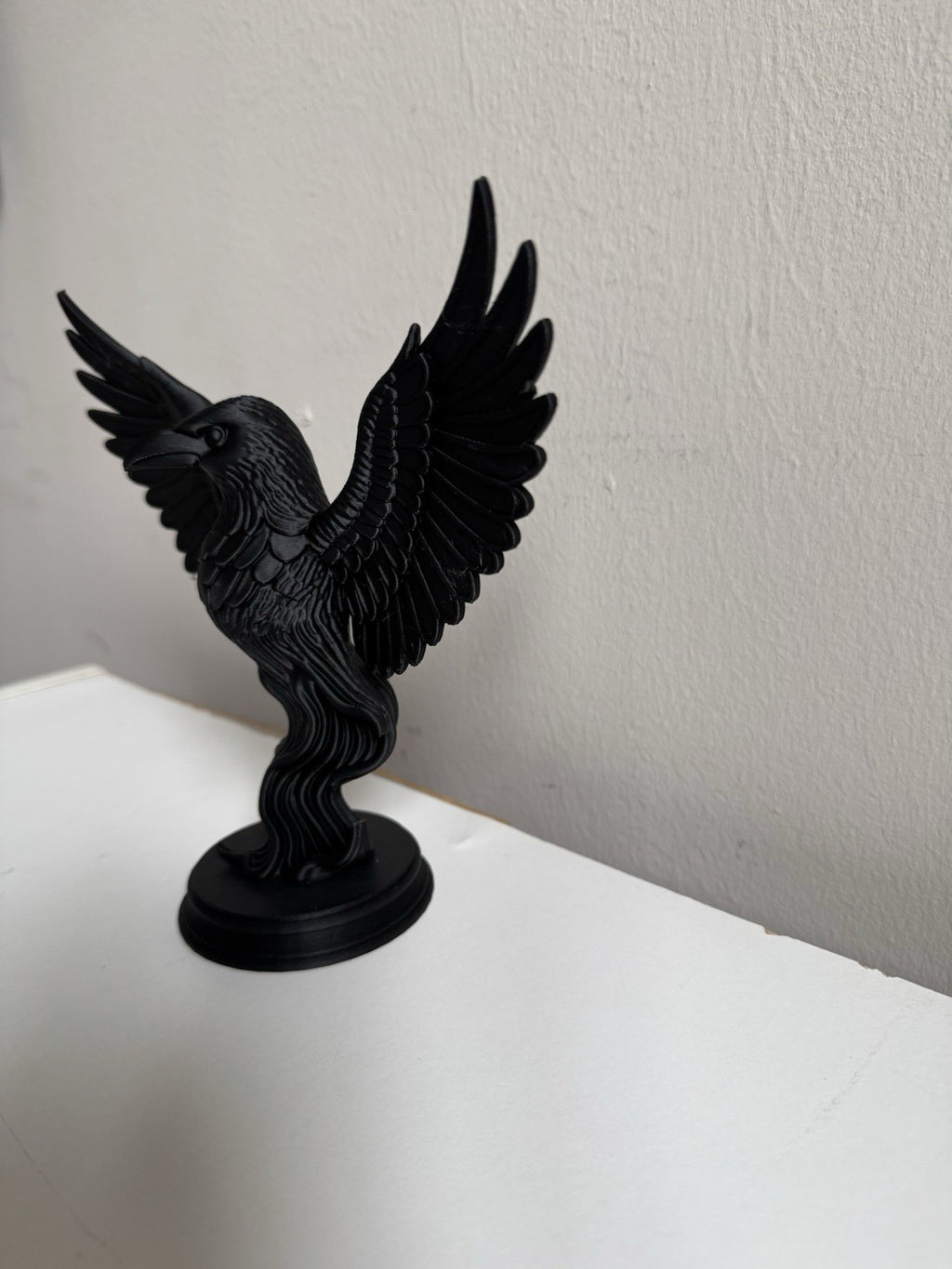 🖤 Gothic Raven Statue – Dark Winged Bird Ornament, Halloween Home Decor