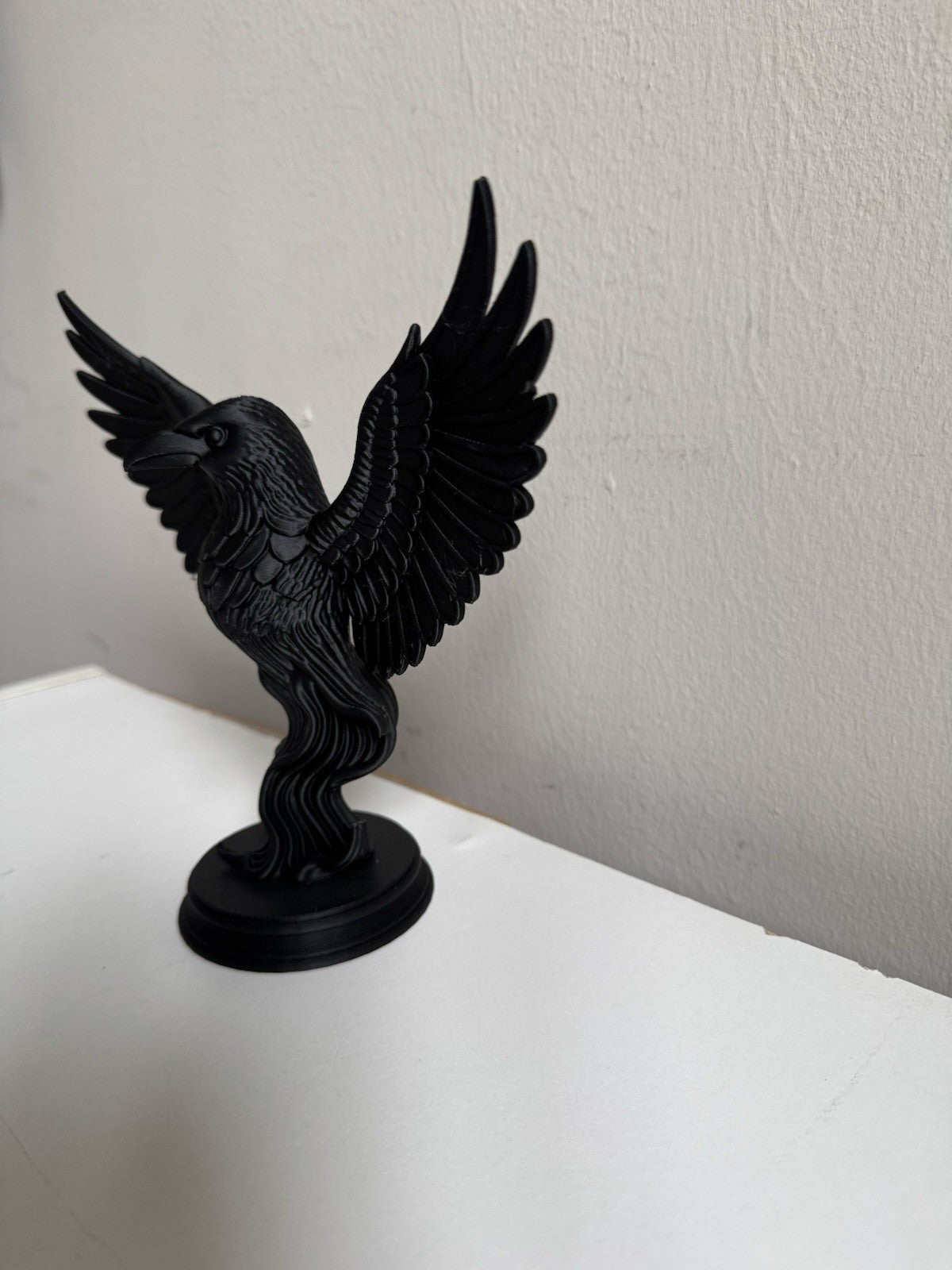🖤 Gothic Raven Statue – Dark Winged Bird Ornament, Halloween Home Decor