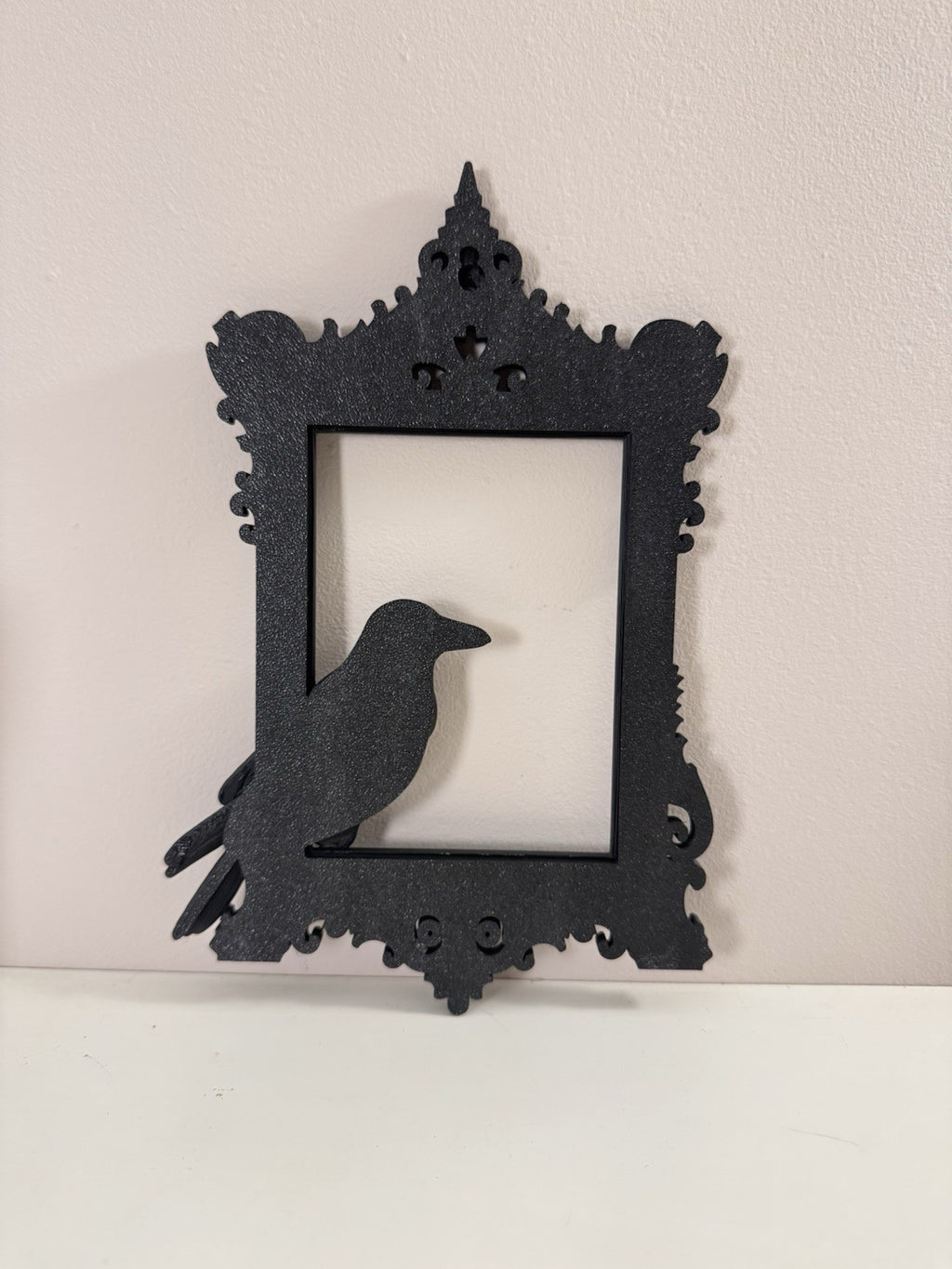 Gothic Black Raven Wall Art Frame –Dark Crow Home Decor, Halloween Gift 23x14 Cm