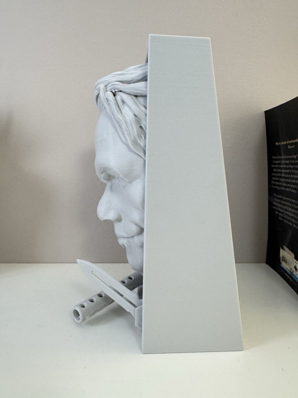 Joker Inspired Book Nook - Heath Ledger Villain Book End - Dark Art Decor 20 cm