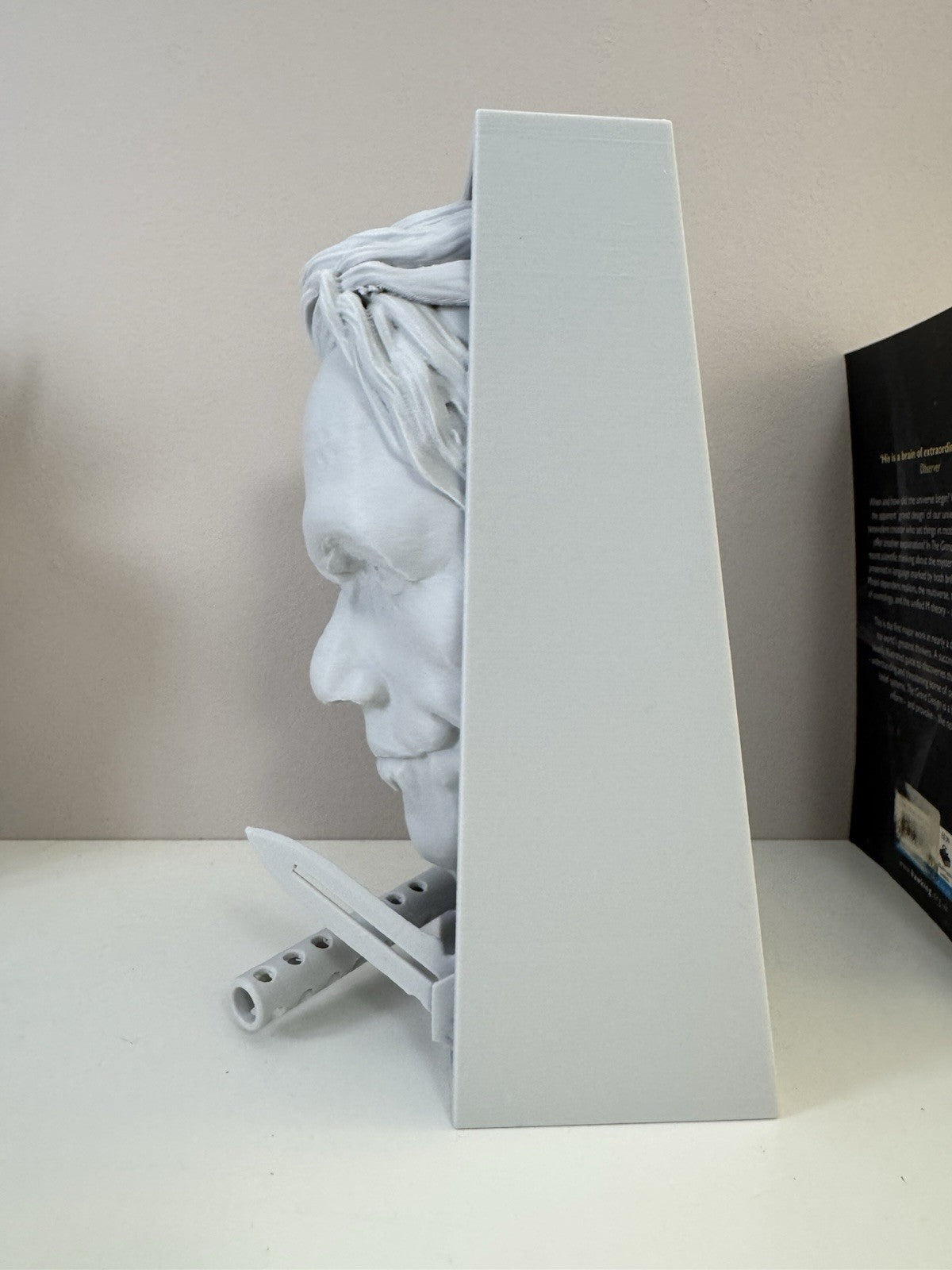Joker Inspired Book Nook - Heath Ledger Villain Book End - Dark Art Decor 20 cm