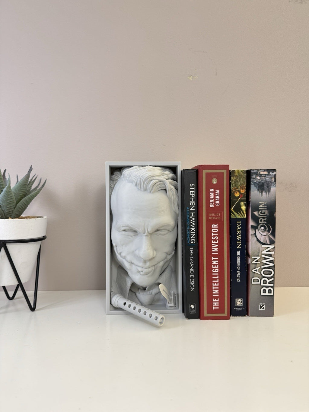 Joker Inspired Book Nook - Heath Ledger Villain Book End - Dark Art Decor 20 cm