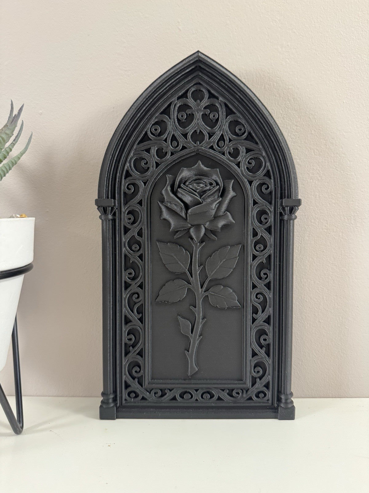 Gothic Rose Wall Frame – Black Ornate Baroque Home Decor - 20*12 Cm