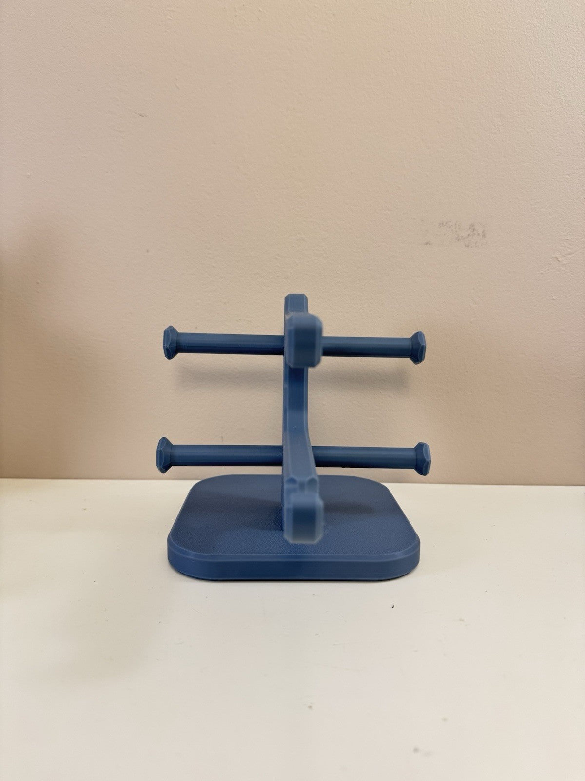 Blue Sunglasses Holder Stand – Modern Eyeglass Display Organizer – 14 Cm