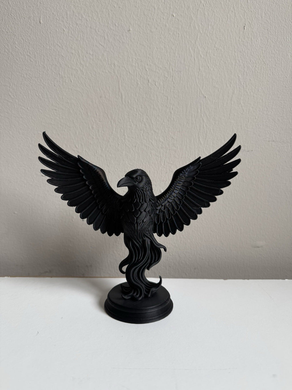 🖤 Gothic Raven Statue – Dark Winged Bird Ornament, Halloween Home Decor