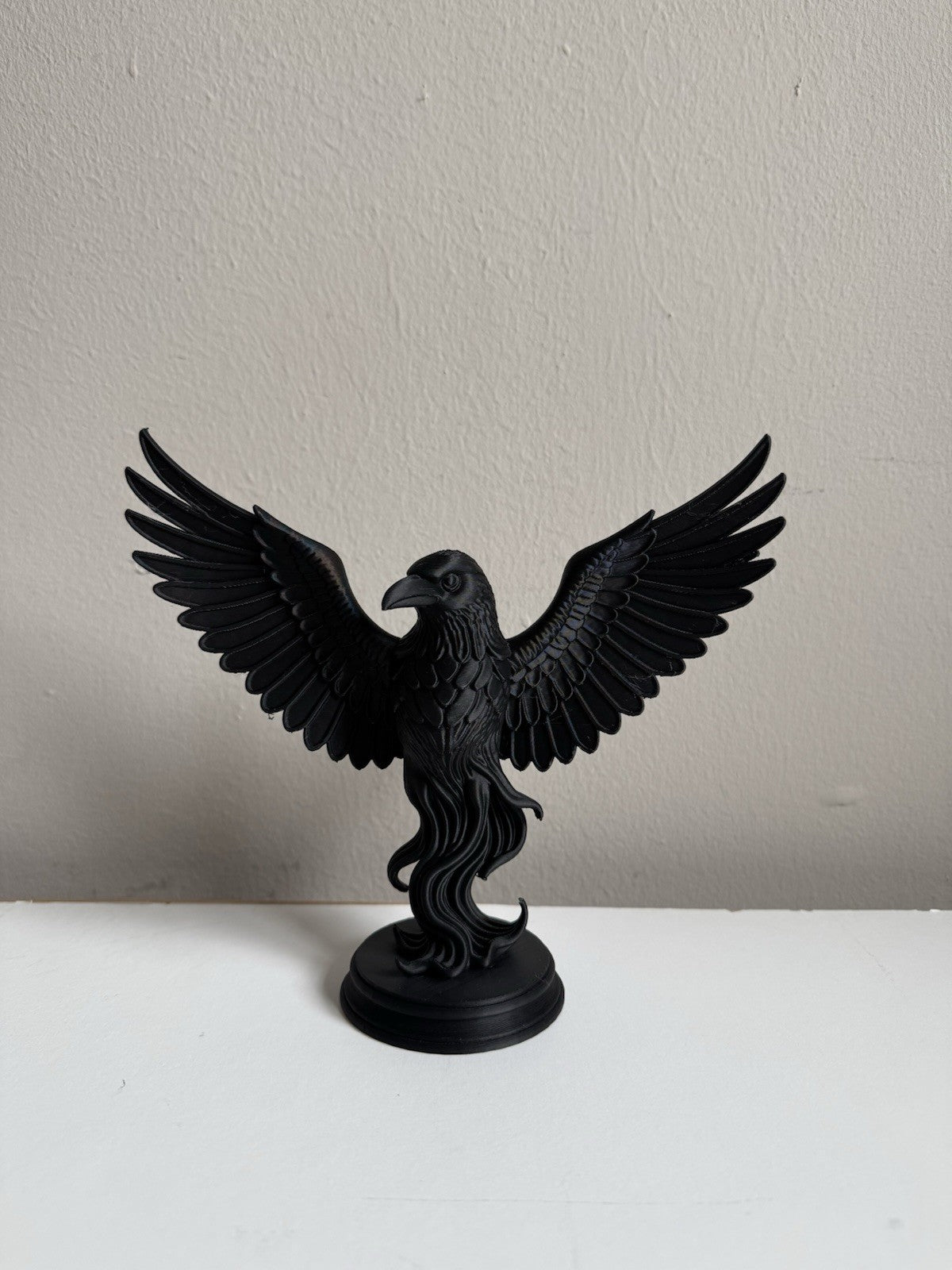 🖤 Gothic Raven Statue – Dark Winged Bird Ornament, Halloween Home Decor