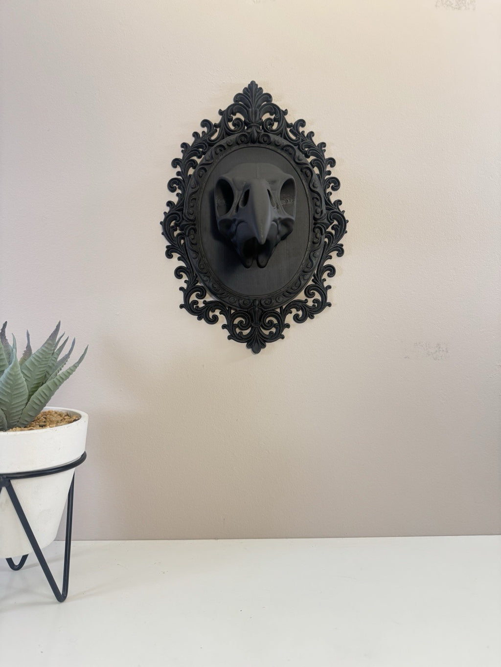 Gothic Raven Skull Wall Decor – Black Plague Doctor Style Frame