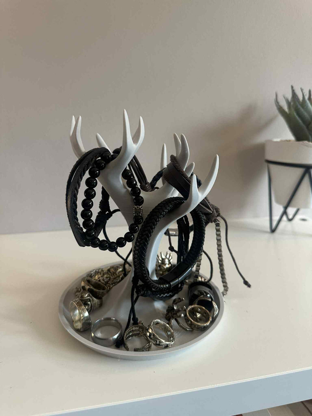 Antler Jewellery Holder Stand With Tray – Modern Ring & Necklace Organiser