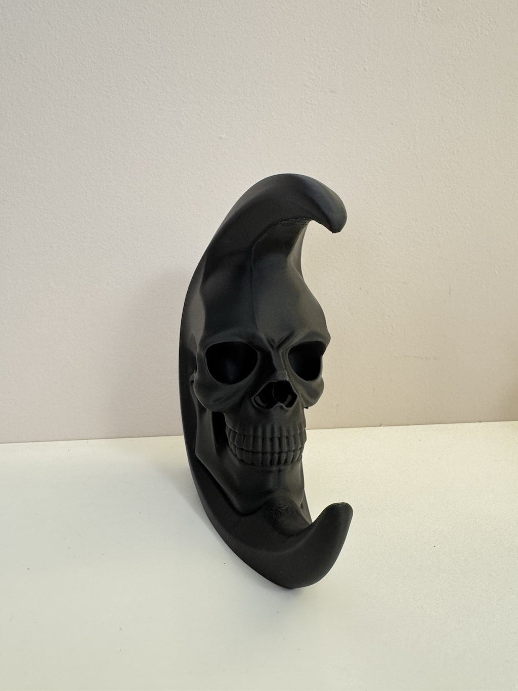 Gothic Skull Moon Book Nook – Dark Art Shelf Decor | Celestial Gothic Gift 17 cm