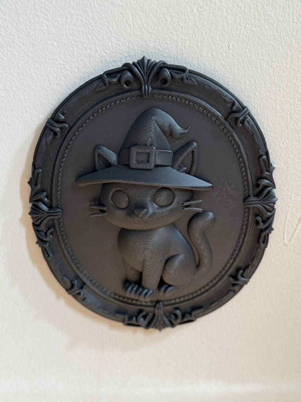 Witch Cat Wall Plaque – Gothic Halloween Black Frame Décor