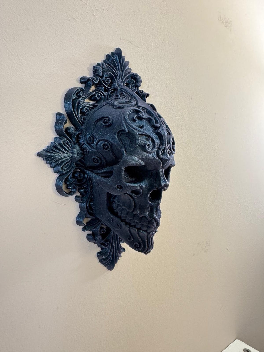Gothic Ornate Skull Wall Art – Holographic Blue Galaxy Baroque Skull Decor 16 cm