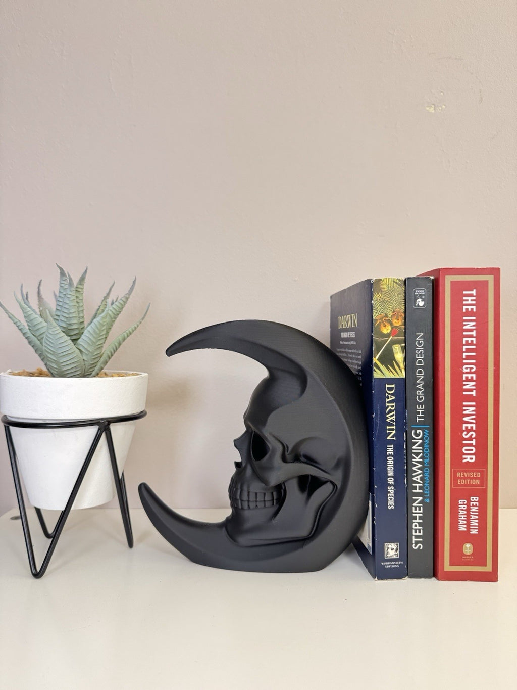 Gothic Skull Moon Book Nook – Dark Art Shelf Decor | Celestial Gothic Gift 17 cm