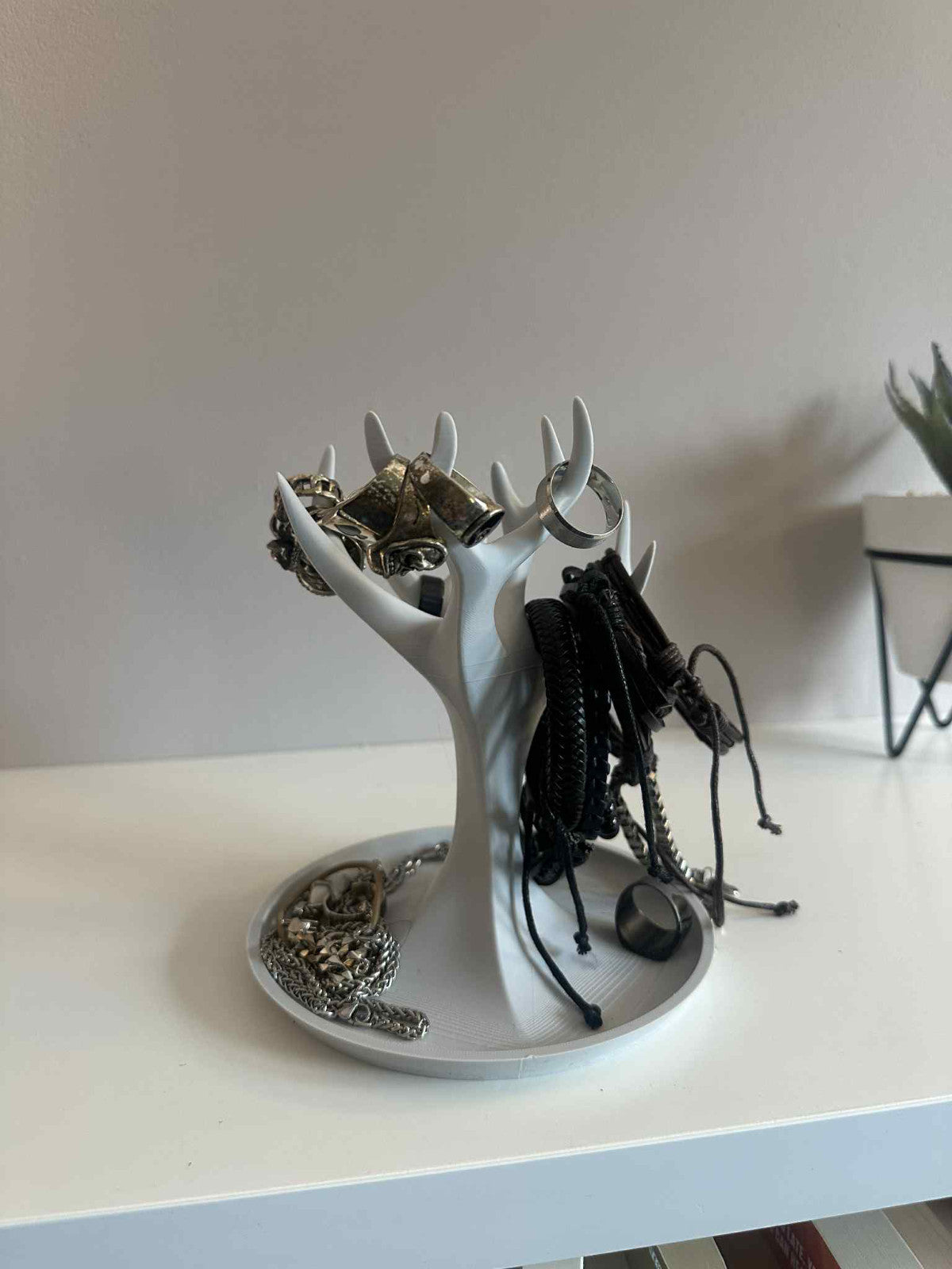 Antler Jewellery Holder Stand With Tray – Modern Ring & Necklace Organiser