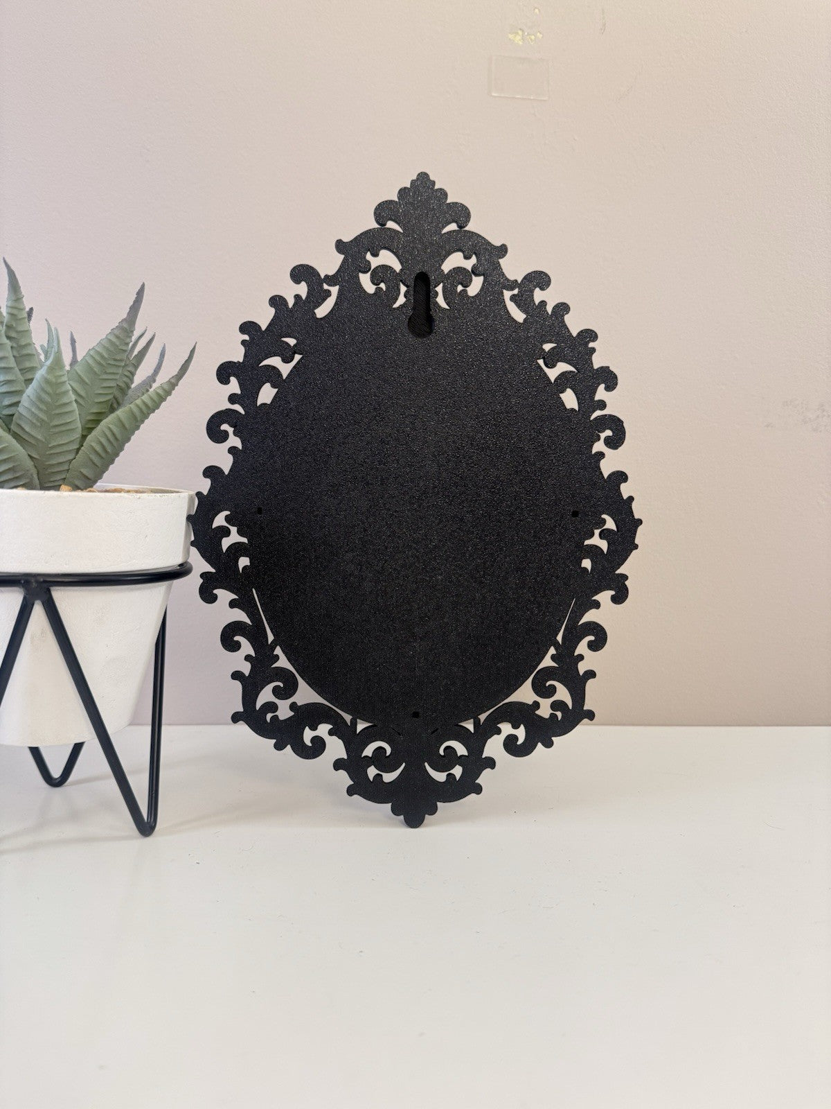 Gothic Raven Skull Wall Decor – Black Plague Doctor Style Frame
