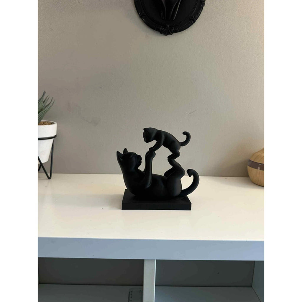 🐾 Minimalist Black Cat Ornament – Cute Mother & Kitten Figurine