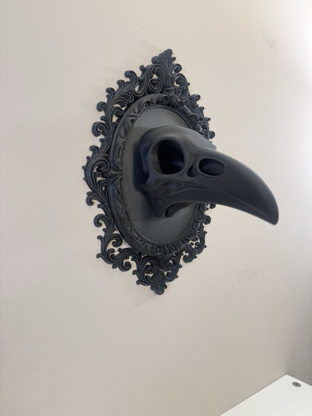Gothic Raven Skull Wall Decor – Black Plague Doctor Style Frame