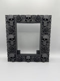 Gothic Skull & Roses Photo Frame – Dark Horror Decor – Macabre Skeleton Picture