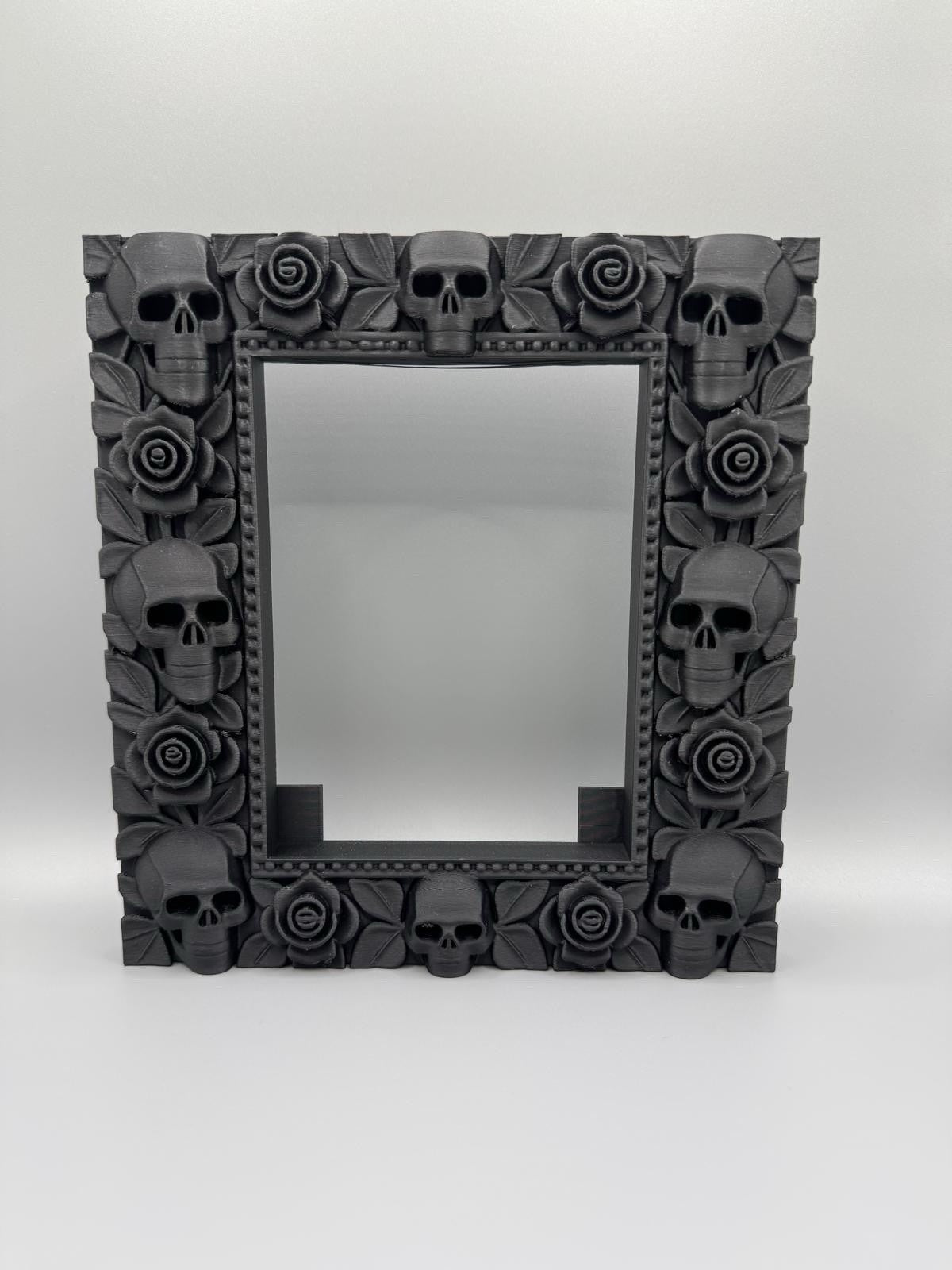 Gothic Skull & Roses Photo Frame – Dark Horror Decor – Macabre Skeleton Picture