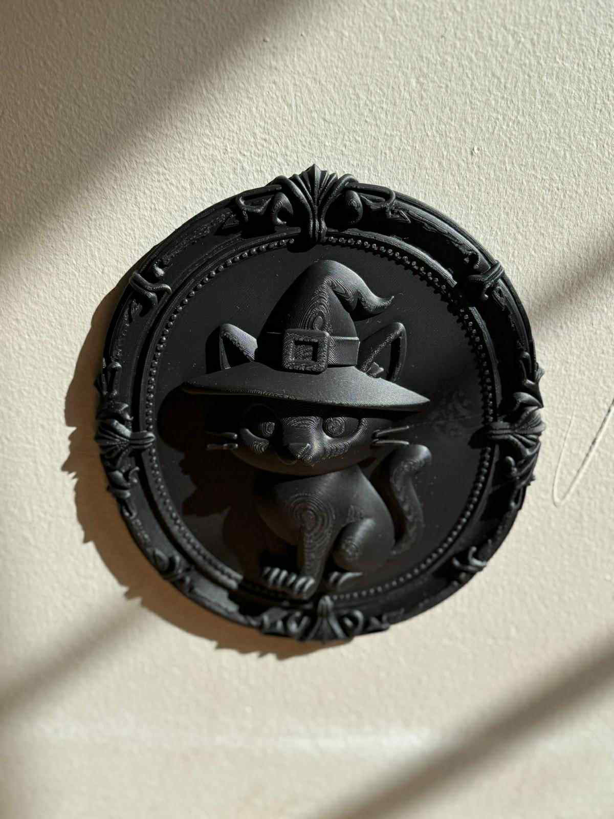 Witch Cat Wall Plaque – Gothic Halloween Black Frame Décor