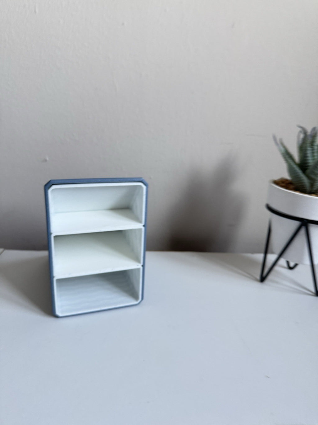 Geometric Desk Organizer – Triangle Pen &Note Holder | Modern Stationary Storage