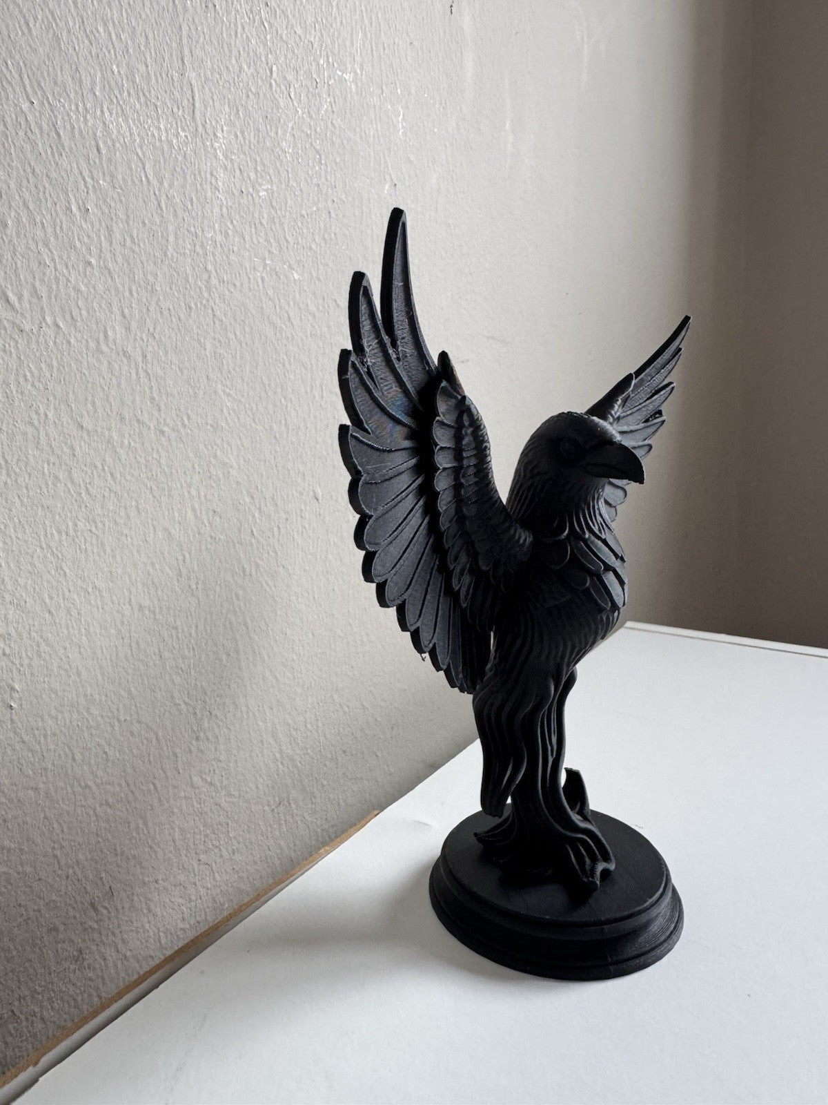 🖤 Gothic Raven Statue – Dark Winged Bird Ornament, Halloween Home Decor