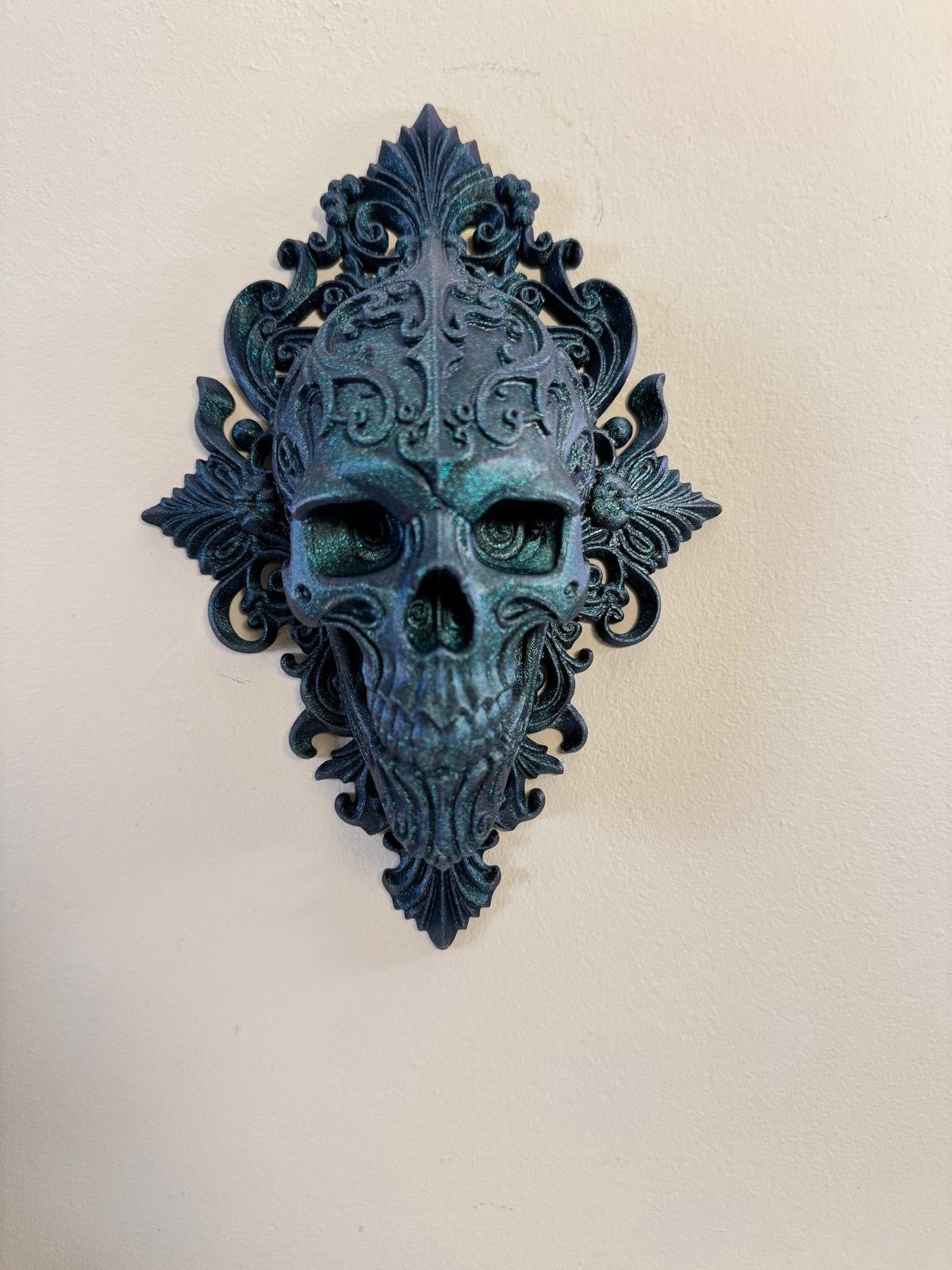 Gothic Ornate Skull Wall Art – Holographic Blue Galaxy Baroque Skull Decor 16 cm