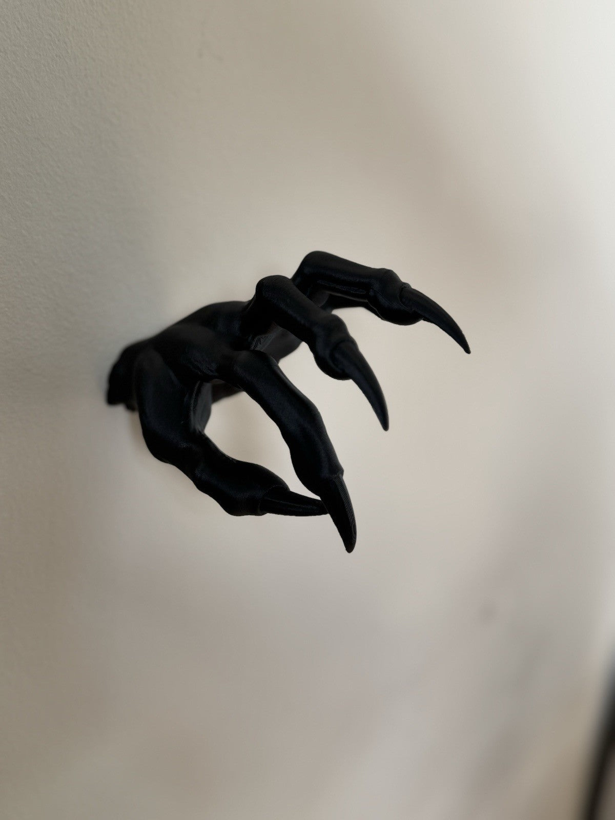 Black Gothic Hand Sculpture – Witchy Home Halloween Decor-Long Claw Nails-13 Cm