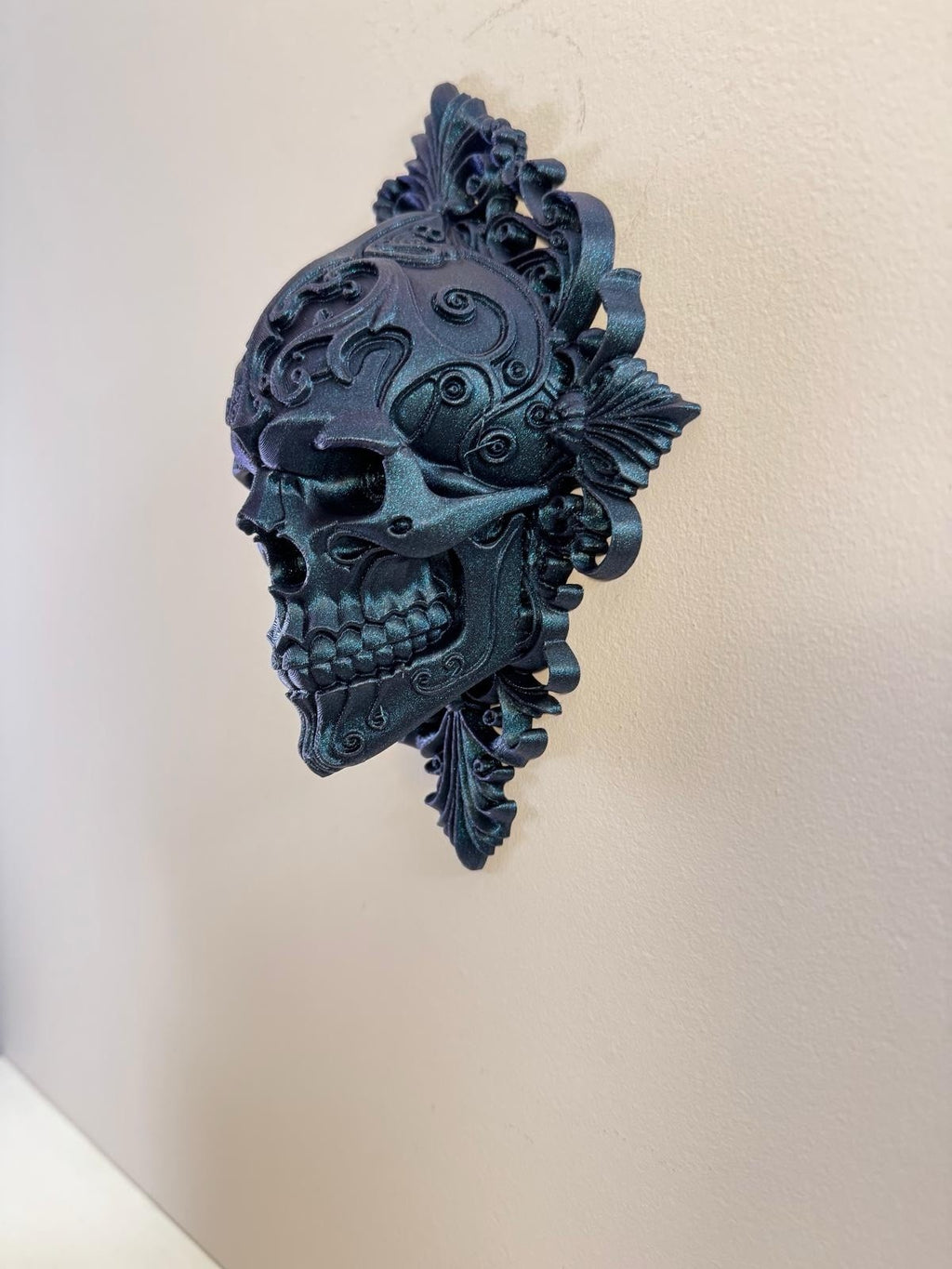 Gothic Ornate Skull Wall Art – Holographic Blue Galaxy Baroque Skull Decor 16 cm