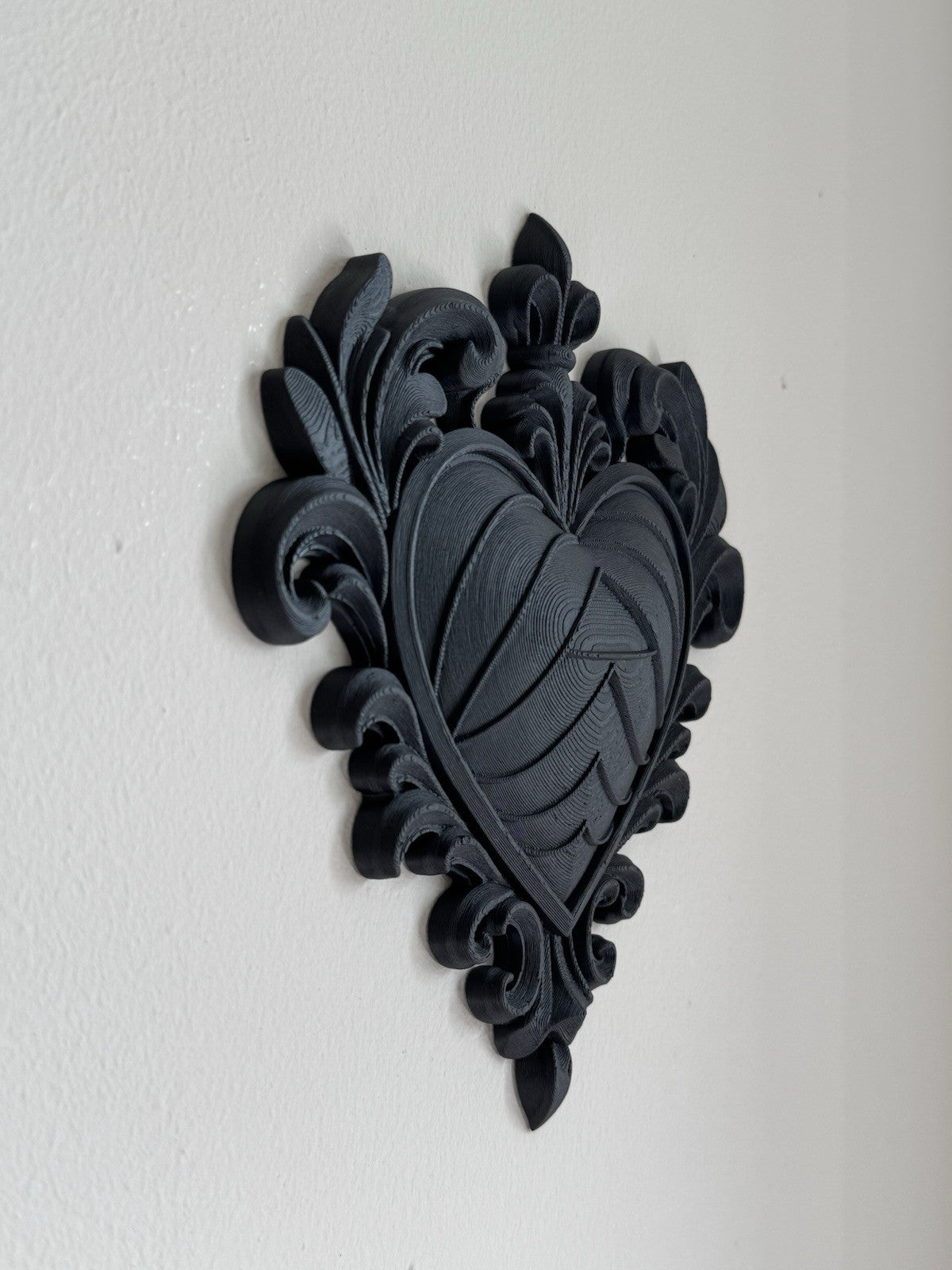 Baroque Gothic Heart Wall Plaque - Ornate Black Decor Vintage Hanging - 20x20cm