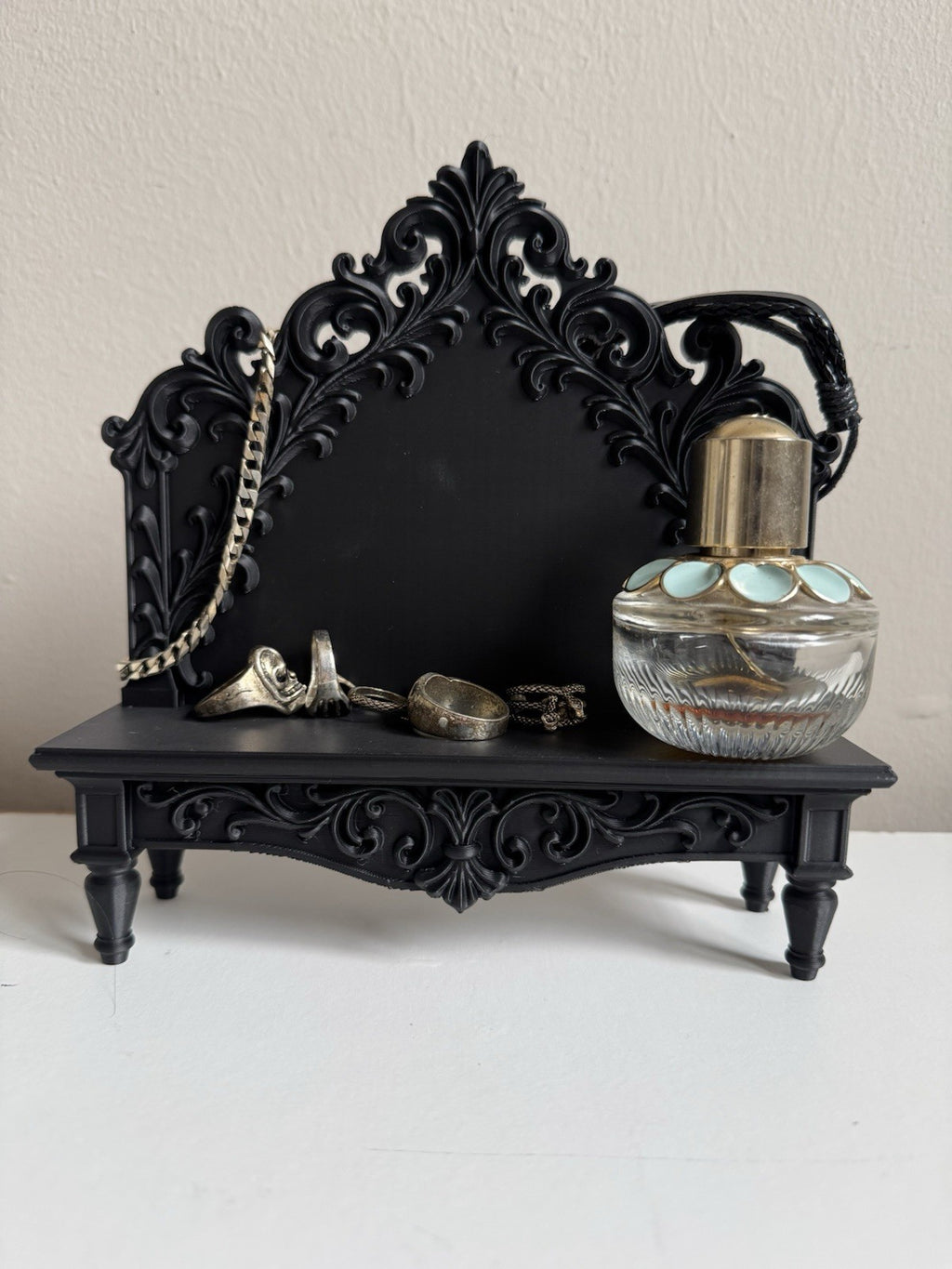 Black Gothic Cathedral Ornament Shelf – Baroque Jewelry & Trinket Holder - 20 cm