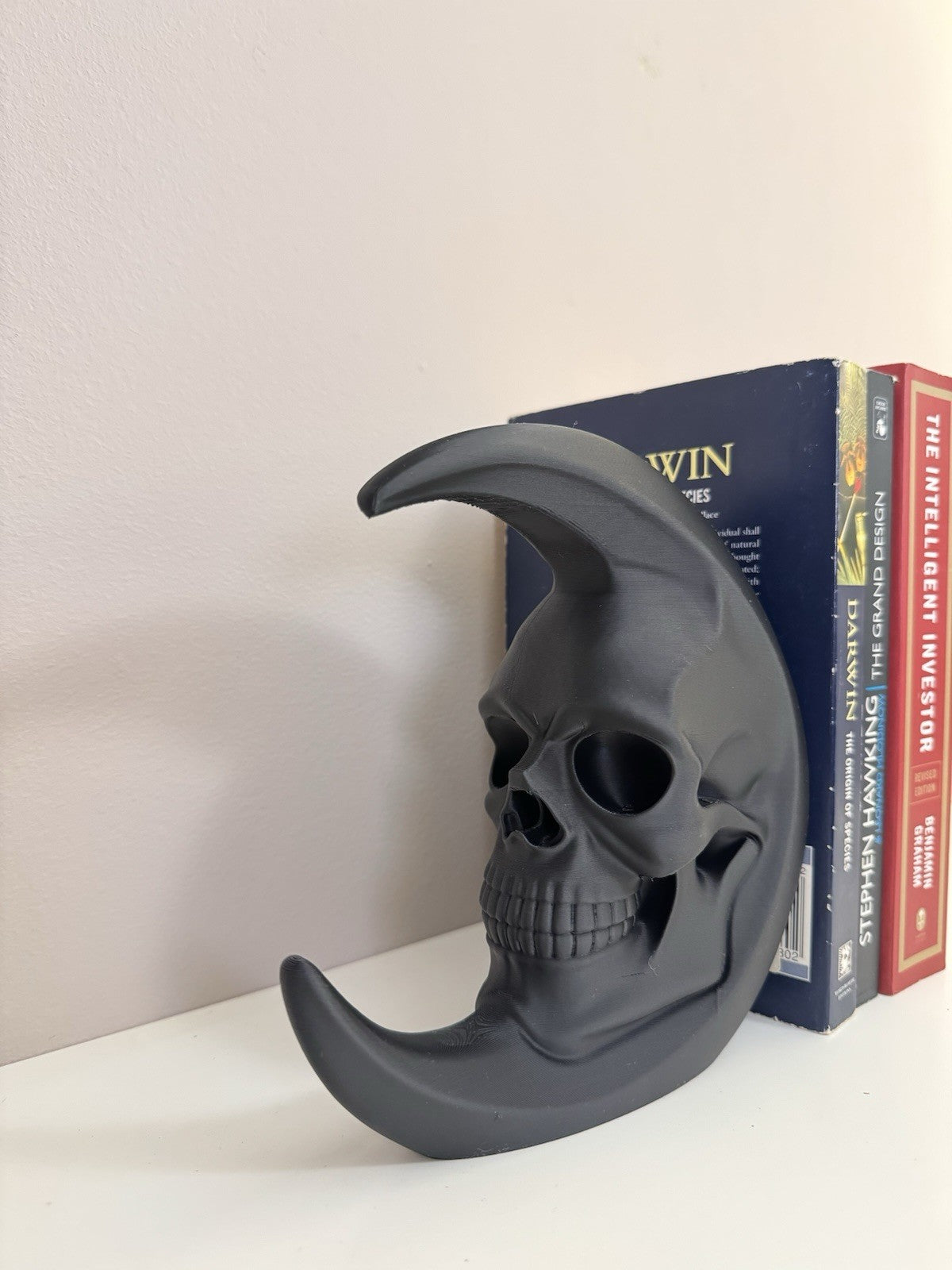 Gothic Skull Moon Book Nook – Dark Art Shelf Decor | Celestial Gothic Gift 17 cm
