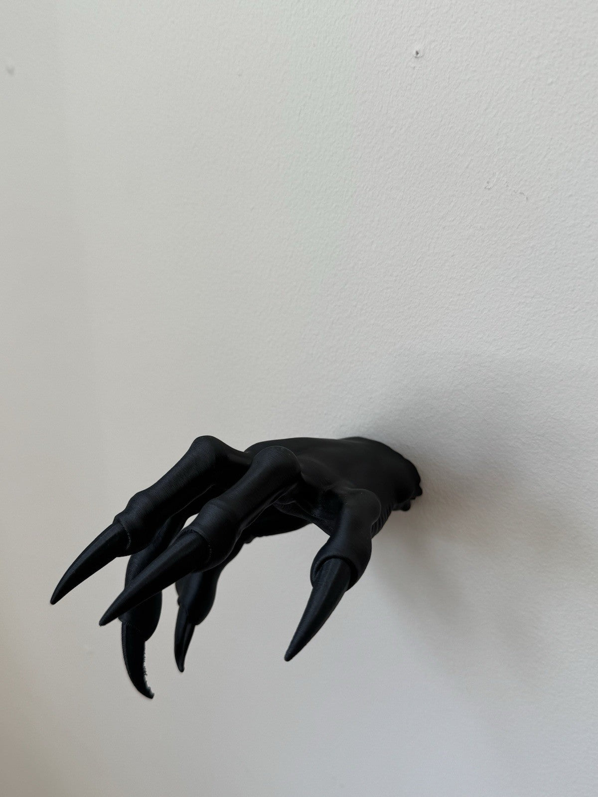 Black Gothic Hand Sculpture – Witchy Home Halloween Decor-Long Claw Nails-13 Cm