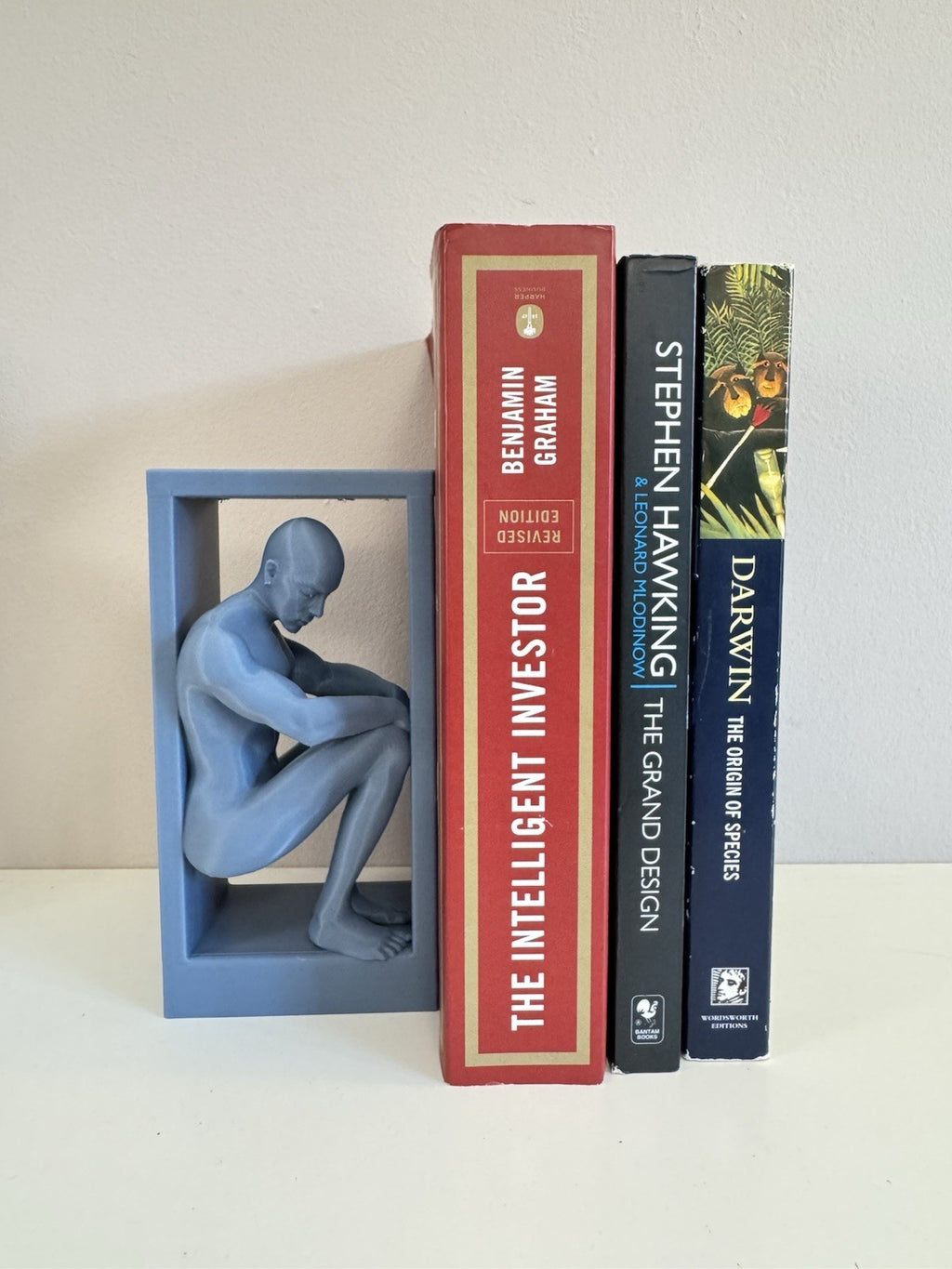 Modern Minimalist Book Nook – Blue Human Figure in Box Sculpture Decor - 15 cm