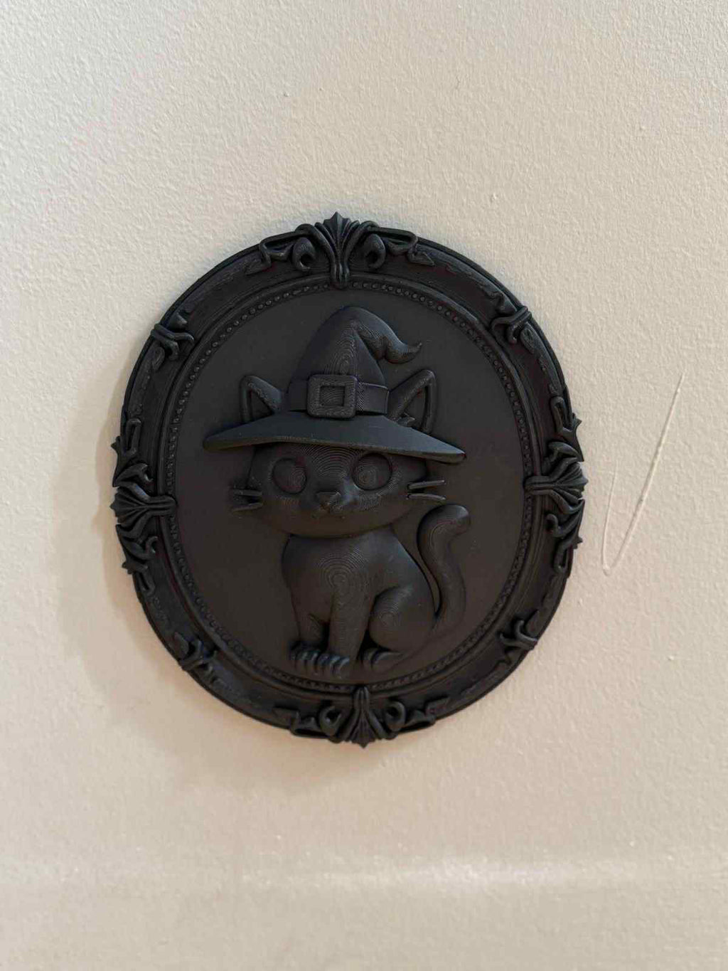 Witch Cat Wall Plaque – Gothic Halloween Black Frame Décor