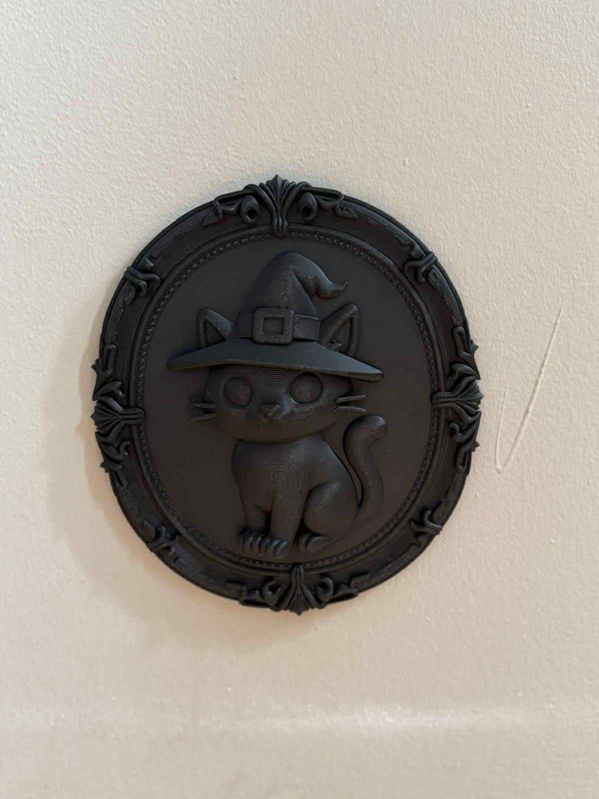 Witch Cat Wall Plaque – Gothic Halloween Black Frame Décor